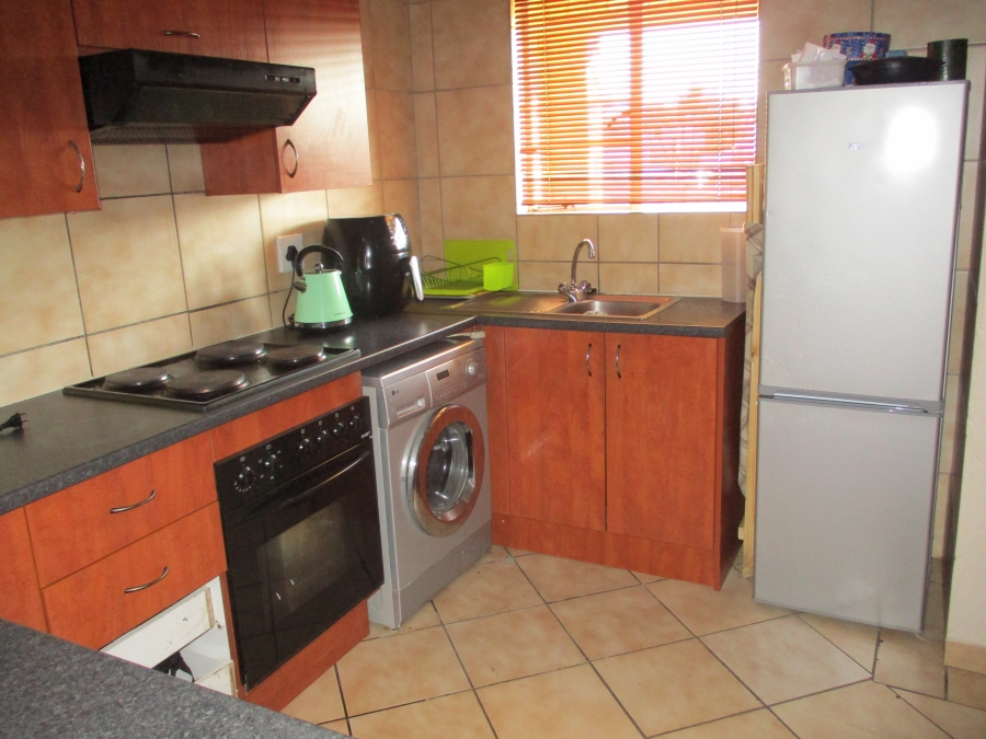 2 Bedroom Property for Sale in Wilro Park Gauteng