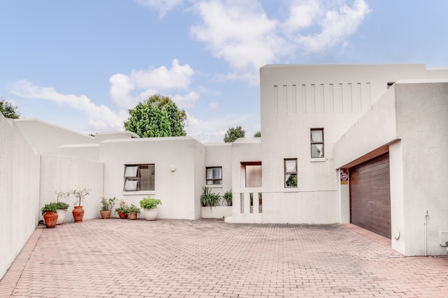 4 Bedroom Property for Sale in Bryanston Gauteng