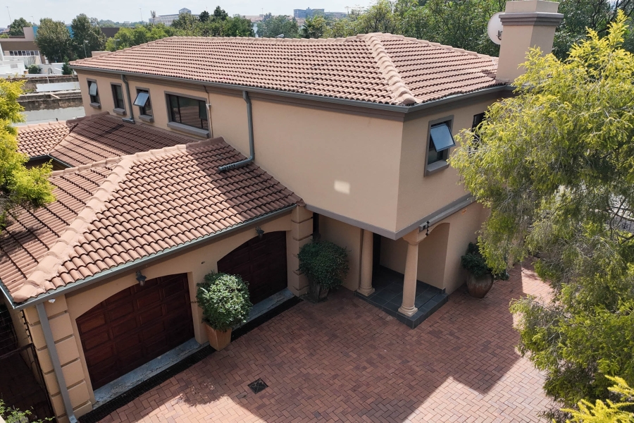 3 Bedroom Property for Sale in Woodmead Gauteng