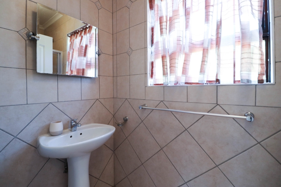 3 Bedroom Property for Sale in Woodmead Gauteng