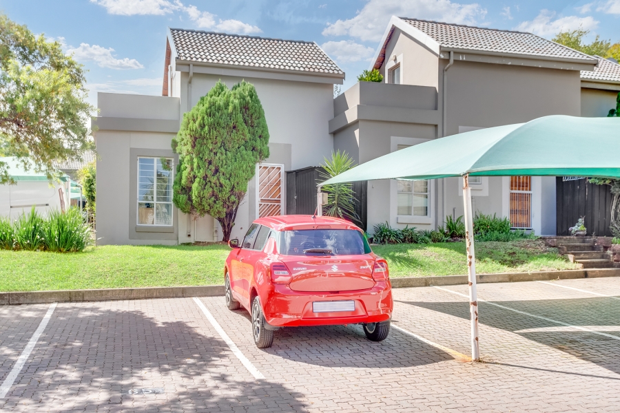 2 Bedroom Property for Sale in Douglasdale Gauteng