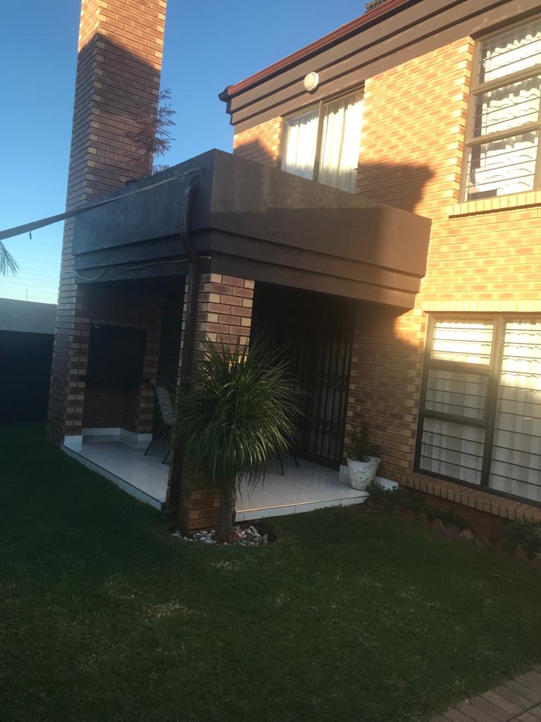 To Let 3 Bedroom Property for Rent in Pomona Gauteng