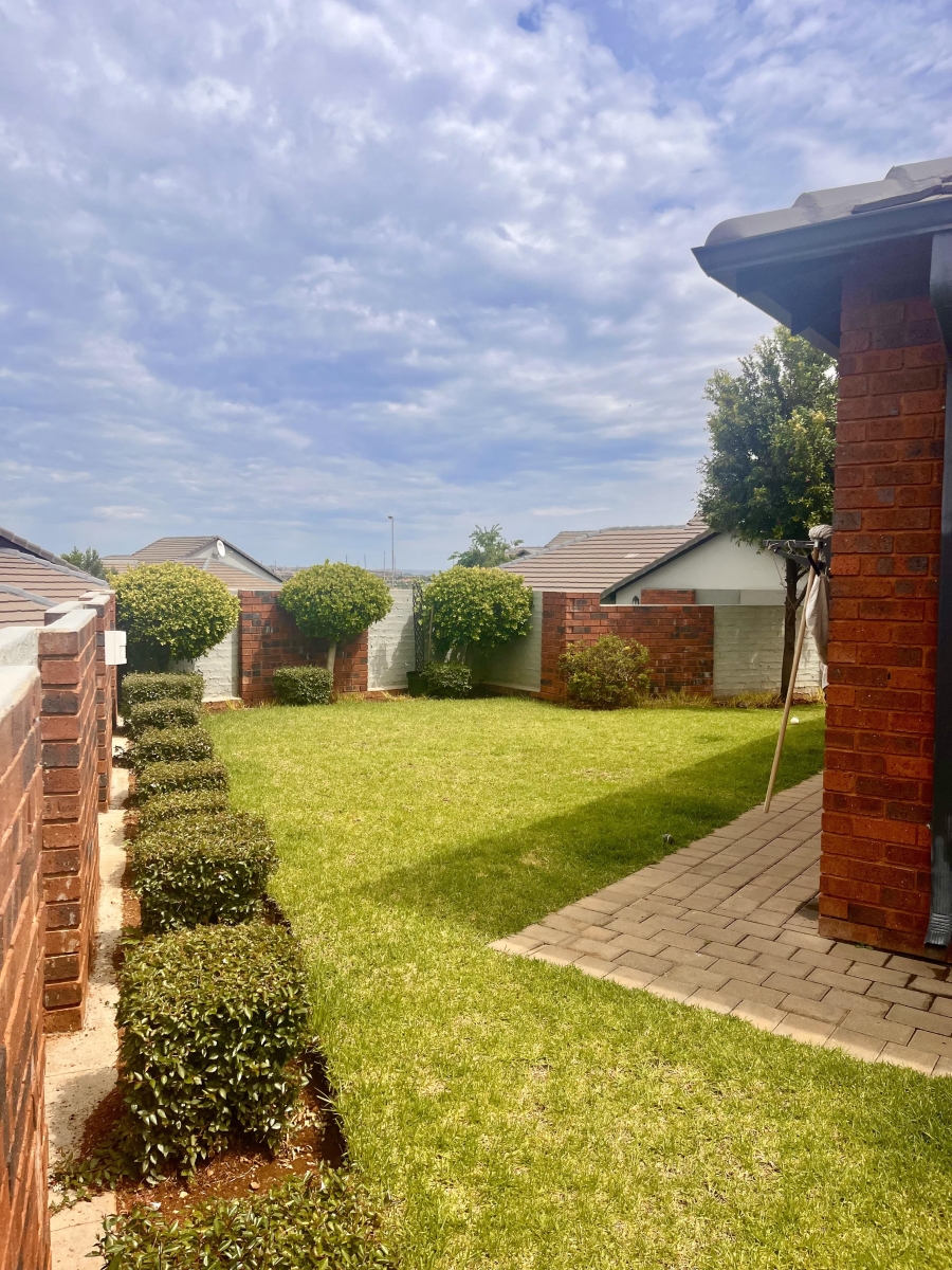 3 Bedroom Property for Sale in Amberfield Gauteng