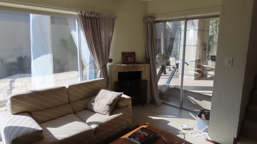 2 Bedroom Property for Sale in Sunninghill Gauteng