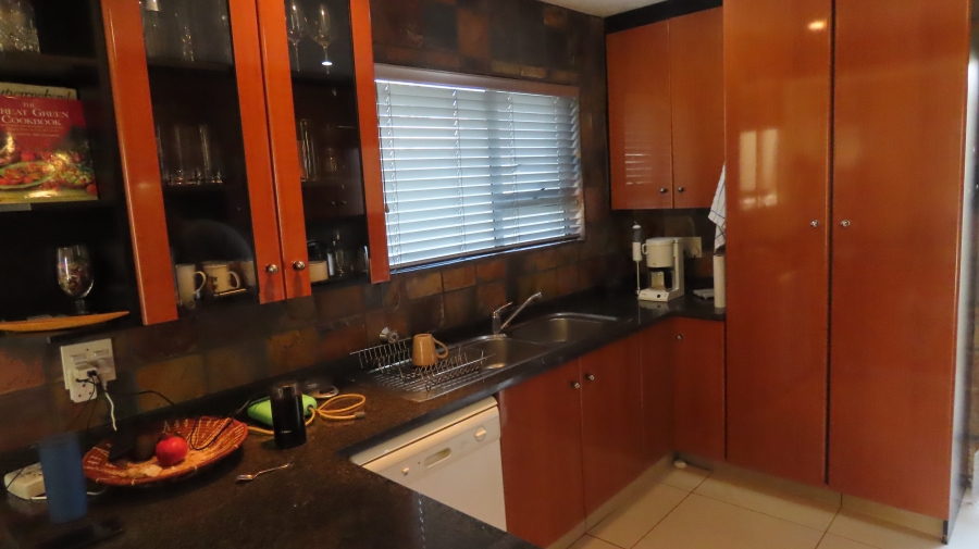 2 Bedroom Property for Sale in Sunninghill Gauteng