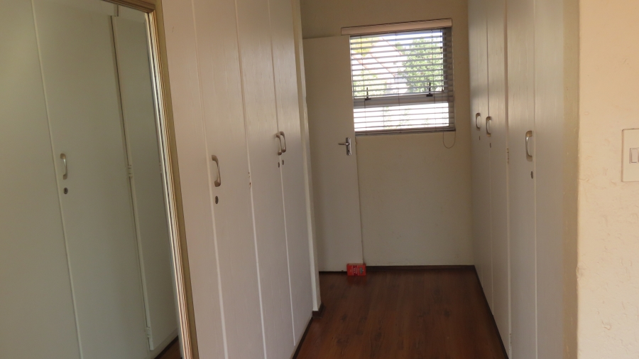 2 Bedroom Property for Sale in Sunninghill Gauteng