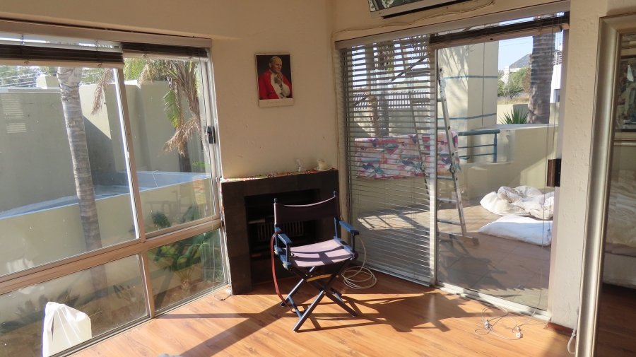 2 Bedroom Property for Sale in Sunninghill Gauteng