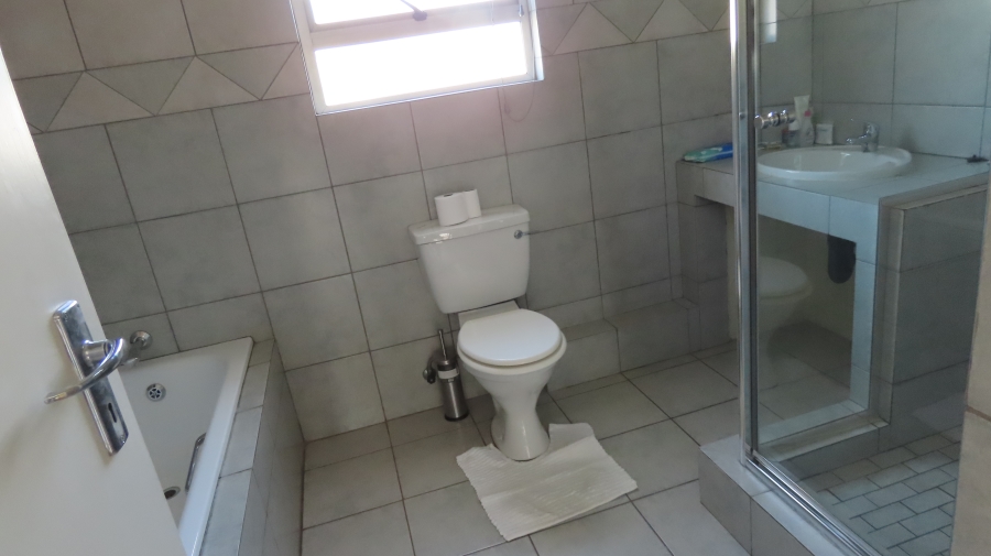 2 Bedroom Property for Sale in Sunninghill Gauteng