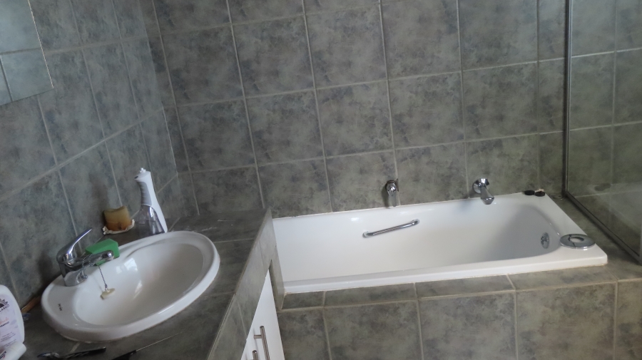 2 Bedroom Property for Sale in Sunninghill Gauteng