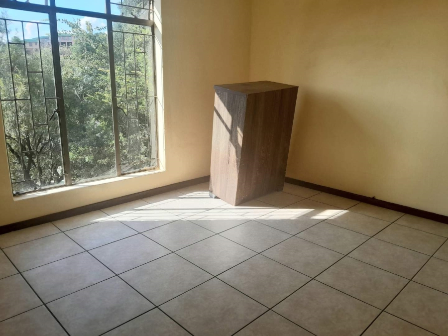 To Let 2 Bedroom Property for Rent in Breaunanda Gauteng