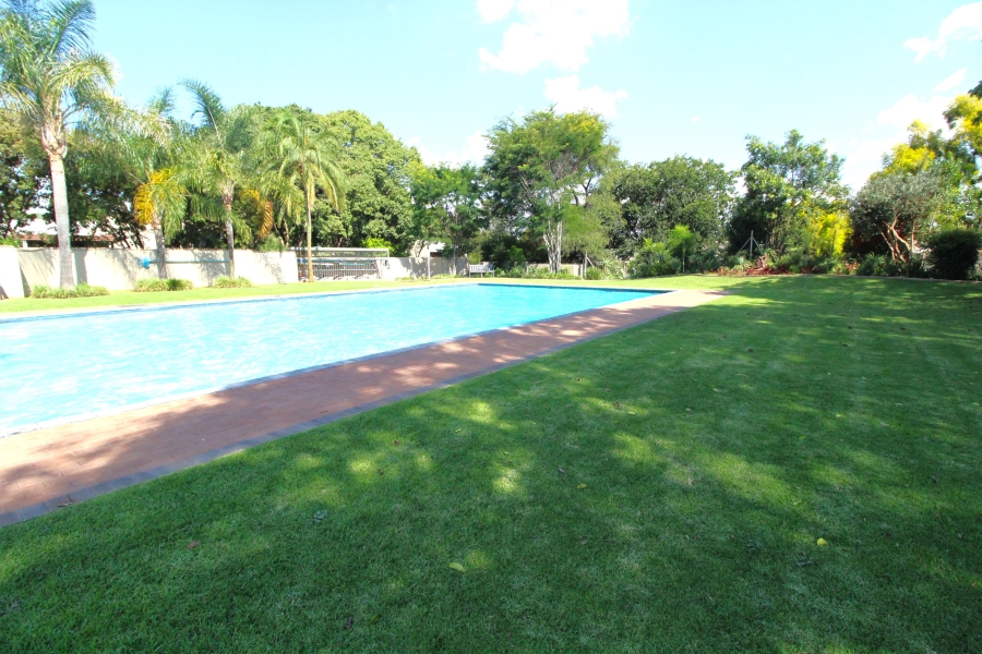 3 Bedroom Property for Sale in Die Hoewes Gauteng