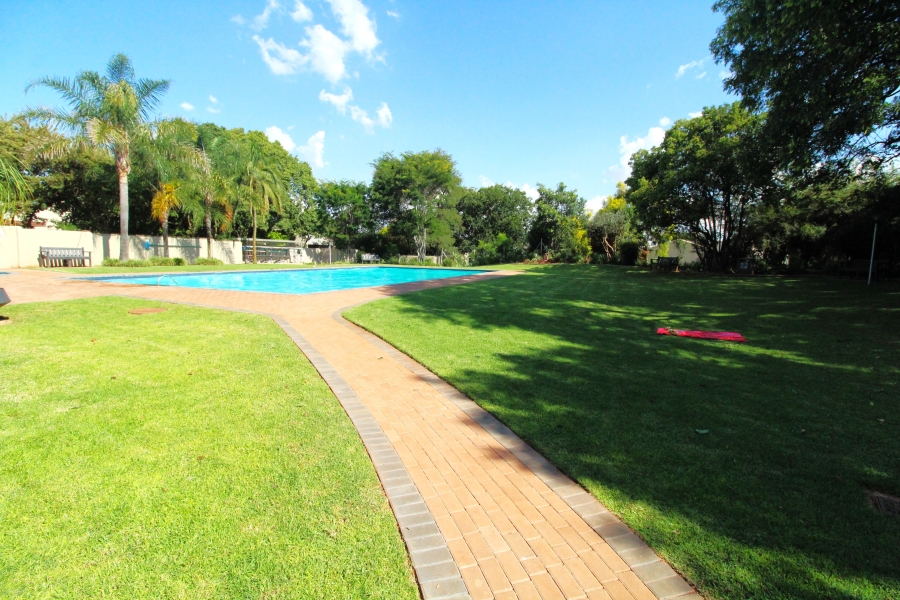 3 Bedroom Property for Sale in Die Hoewes Gauteng