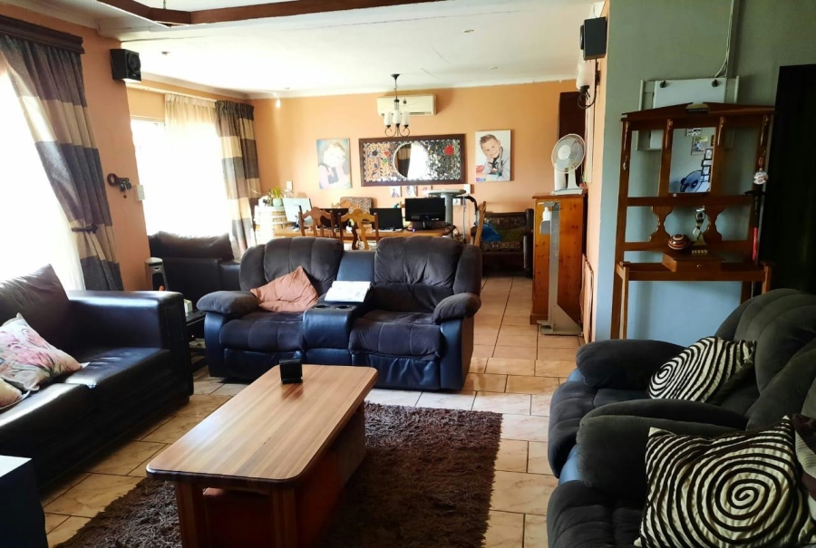 6 Bedroom Property for Sale in Edelweiss Gauteng