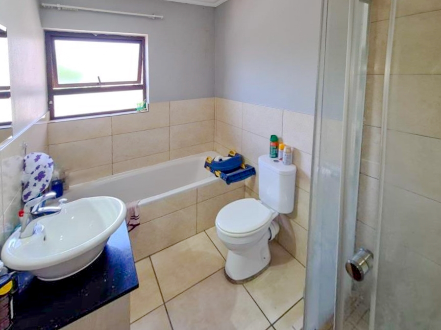 2 Bedroom Property for Sale in Nimrod Park Gauteng