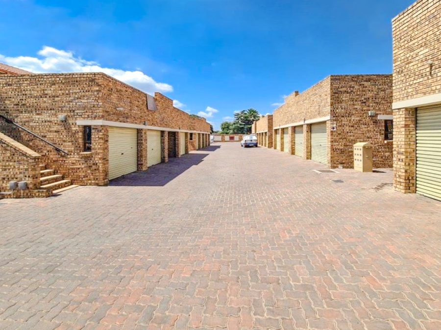 2 Bedroom Property for Sale in Nimrod Park Gauteng