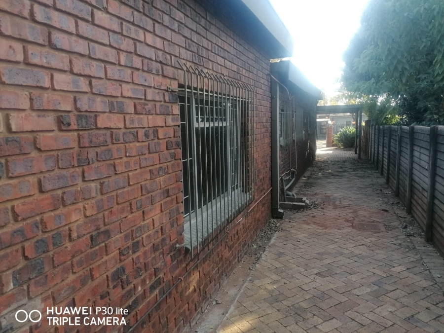 To Let 3 Bedroom Property for Rent in Meyerspark Gauteng