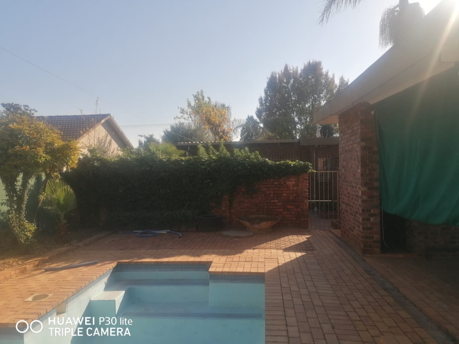 To Let 3 Bedroom Property for Rent in Meyerspark Gauteng