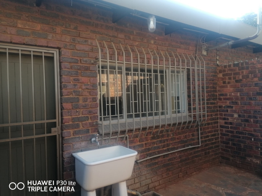 To Let 3 Bedroom Property for Rent in Meyerspark Gauteng