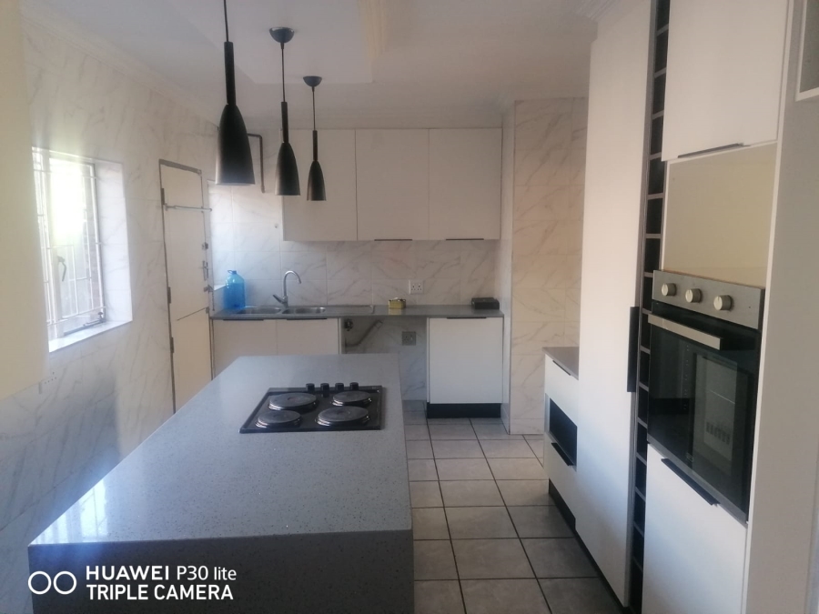 To Let 3 Bedroom Property for Rent in Meyerspark Gauteng