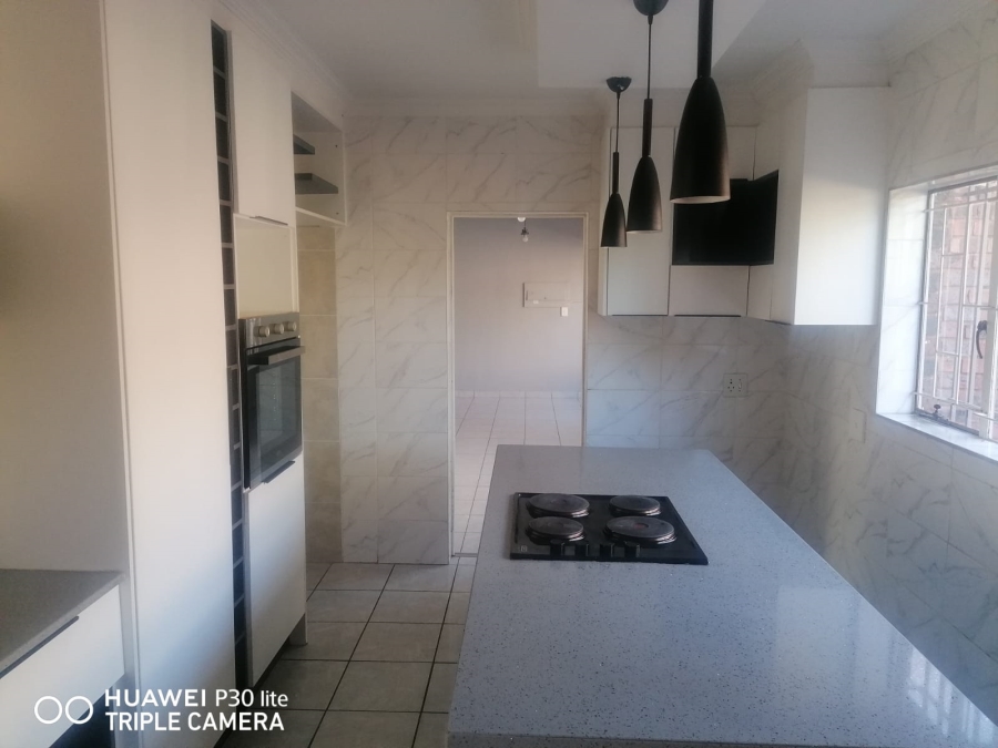 To Let 3 Bedroom Property for Rent in Meyerspark Gauteng