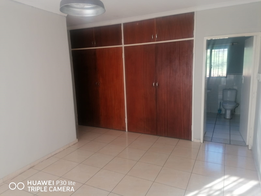 To Let 3 Bedroom Property for Rent in Meyerspark Gauteng