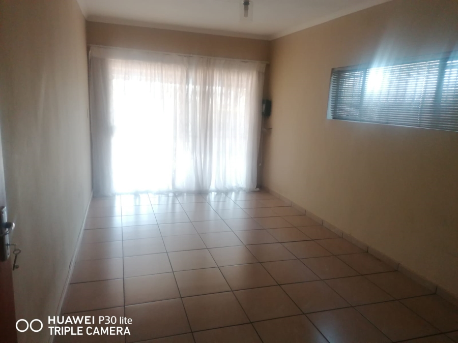 To Let 3 Bedroom Property for Rent in Meyerspark Gauteng