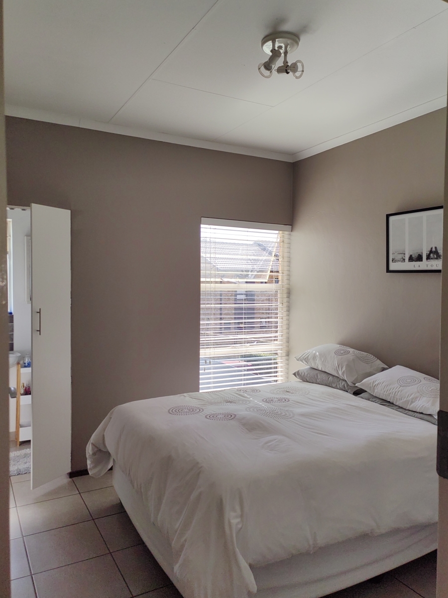 2 Bedroom Property for Sale in Theresa Park Gauteng