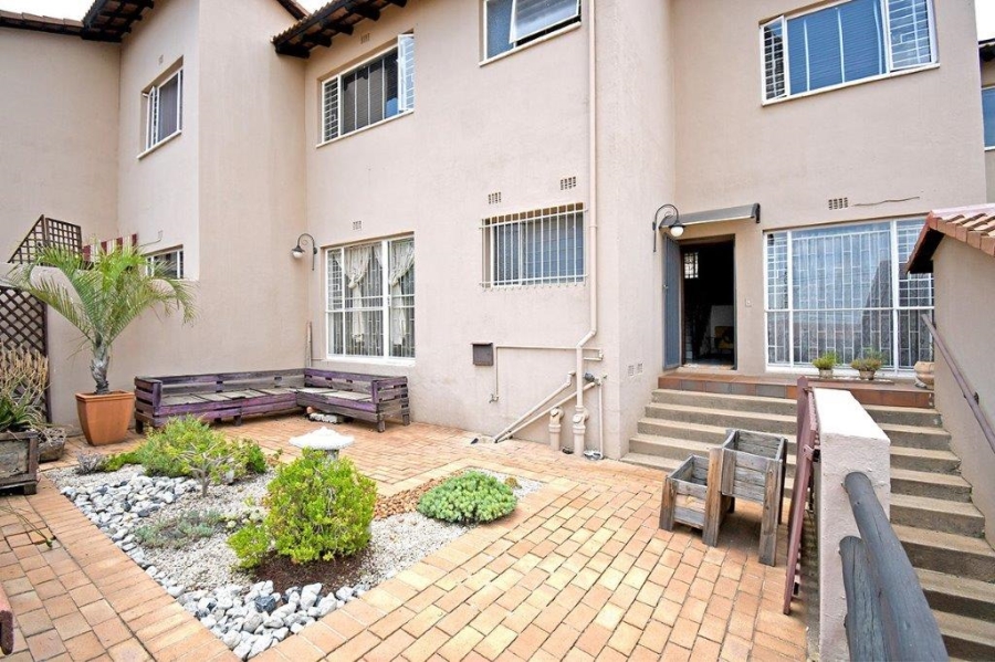 3 Bedroom Property for Sale in Sunnyrock Gauteng