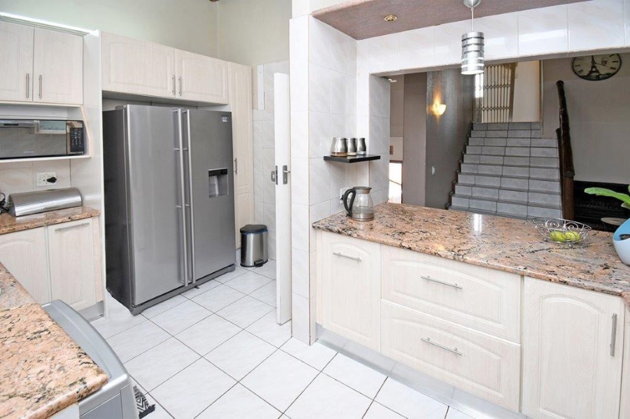 3 Bedroom Property for Sale in Sunnyrock Gauteng