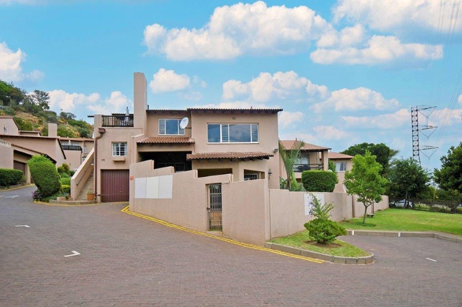 3 Bedroom Property for Sale in Sunnyrock Gauteng