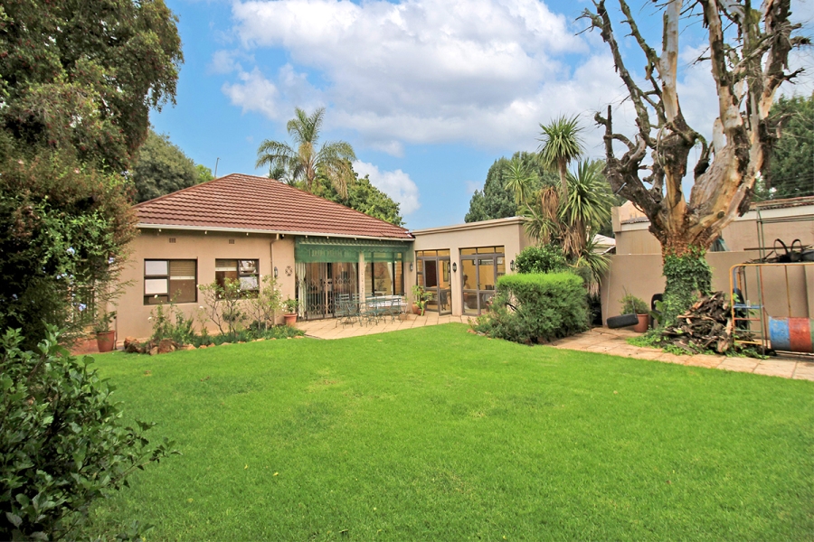 5 Bedroom Property for Sale in Highlands North Gauteng