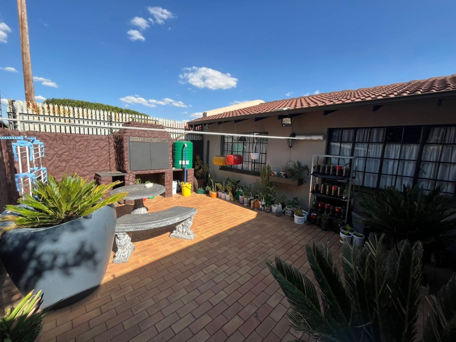 2 Bedroom Property for Sale in Huntingdon Gauteng