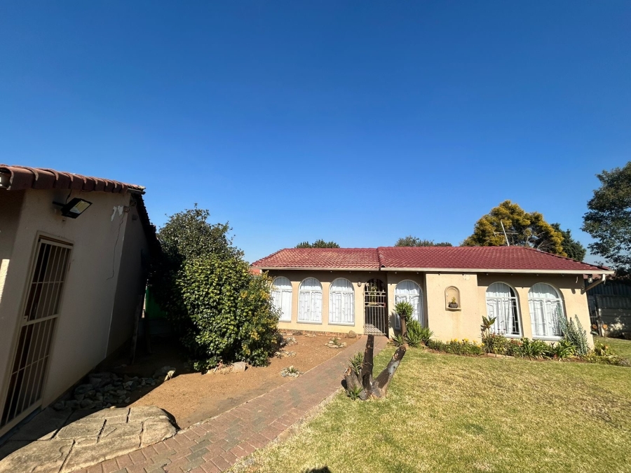 2 Bedroom Property for Sale in Huntingdon Gauteng