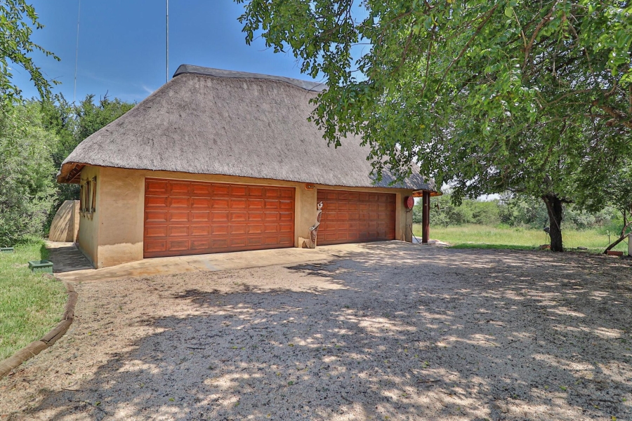 4 Bedroom Property for Sale in Leeuwfontein Gauteng