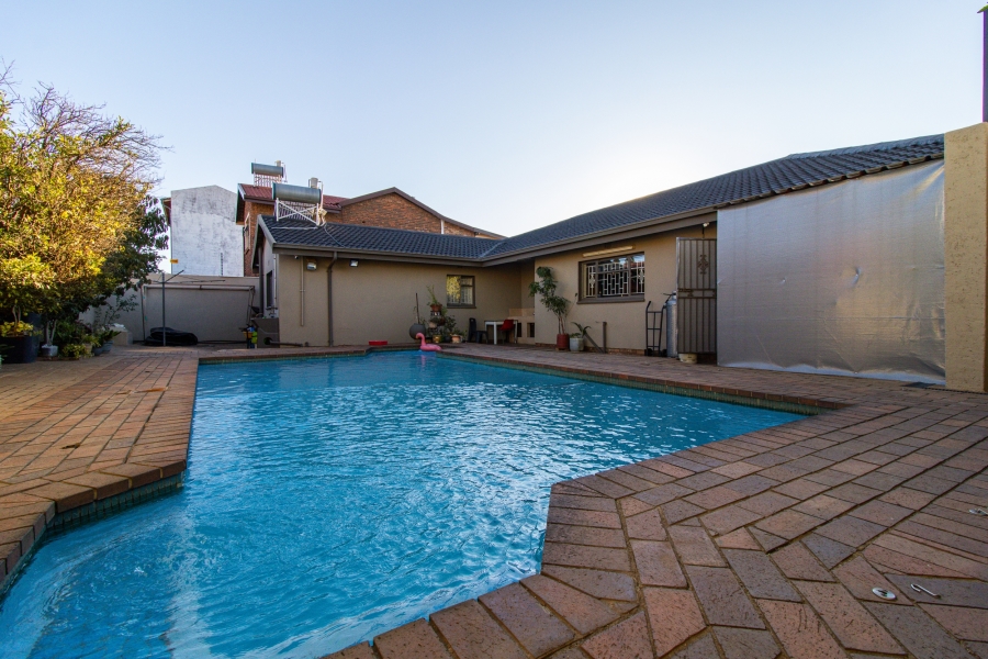 3 Bedroom Property for Sale in Lenasia South Gauteng