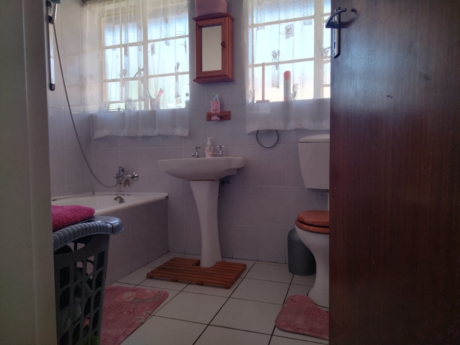 3 Bedroom Property for Sale in Harmelia Gauteng