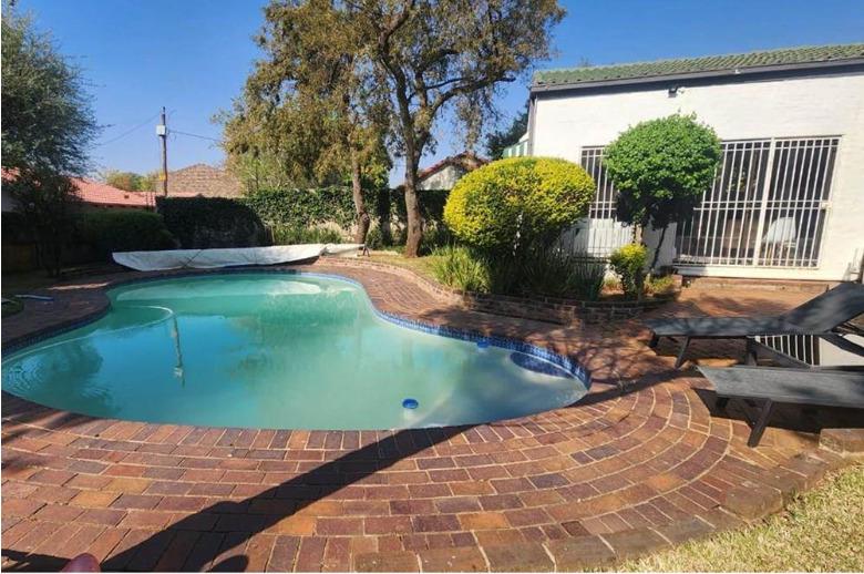 To Let 3 Bedroom Property for Rent in River Club Gauteng