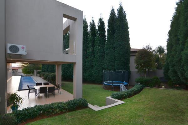 To Let 4 Bedroom Property for Rent in Benmore Gardens Gauteng