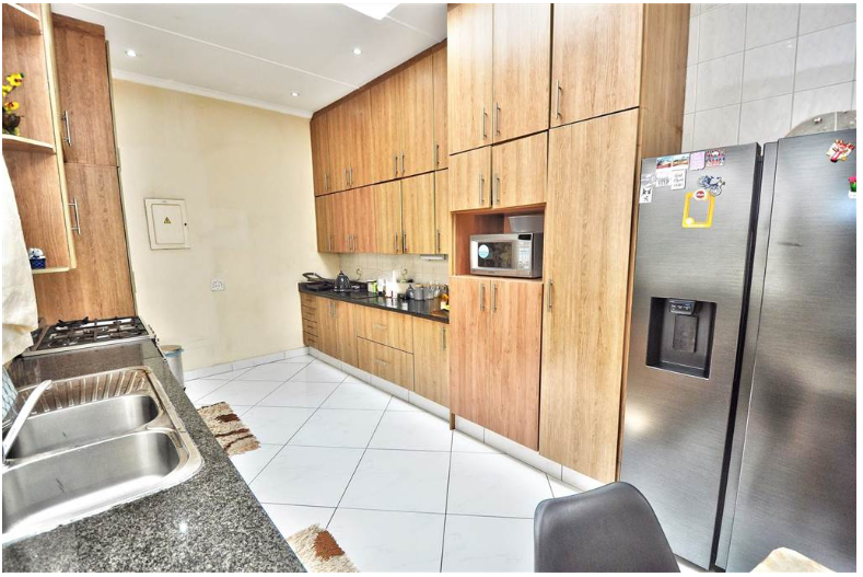 To Let 4 Bedroom Property for Rent in River Club Gauteng