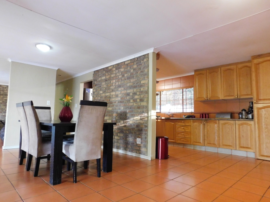 4 Bedroom Property for Sale in Strubensvallei Gauteng