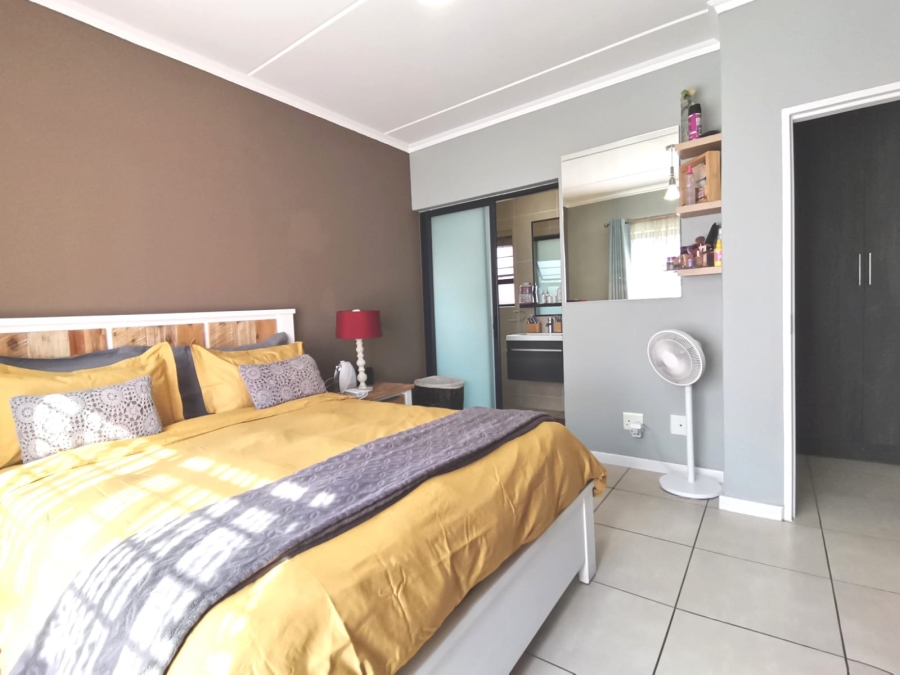 3 Bedroom Property for Sale in Greenstone Crest Gauteng