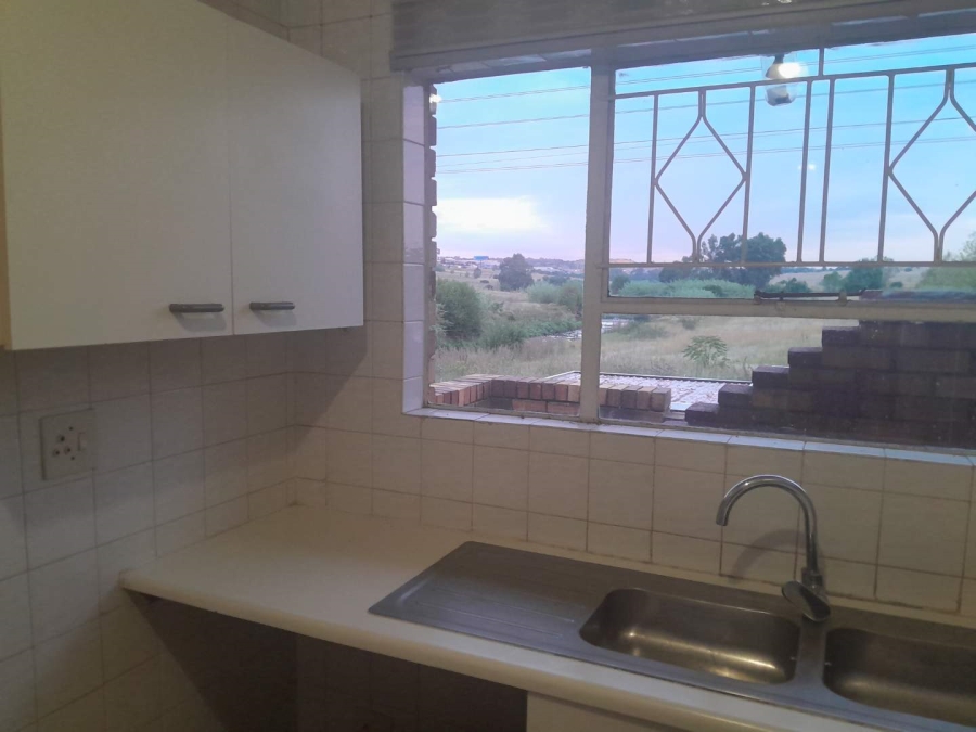 2 Bedroom Property for Sale in Buccleuch Gauteng