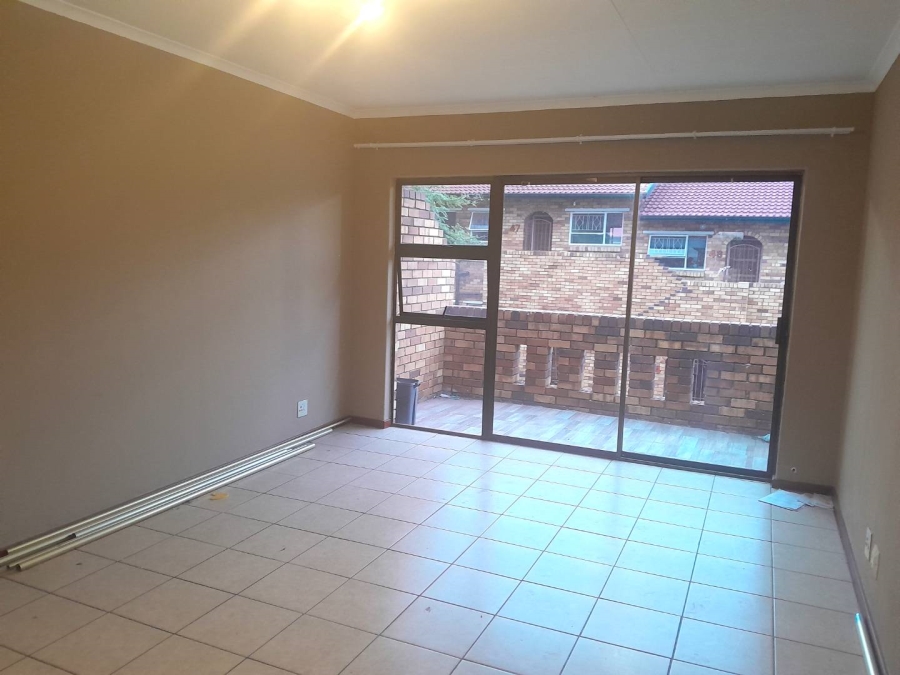 2 Bedroom Property for Sale in Buccleuch Gauteng