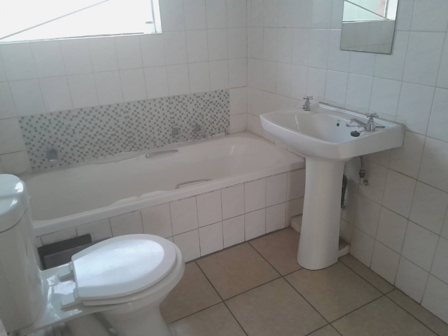 2 Bedroom Property for Sale in Buccleuch Gauteng