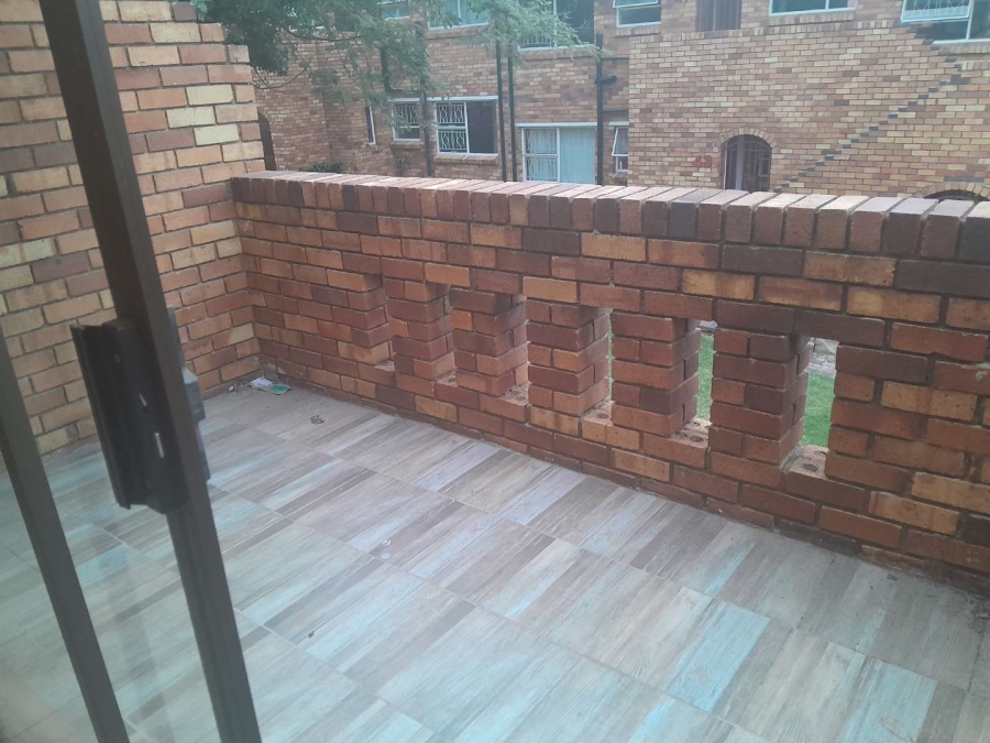 2 Bedroom Property for Sale in Buccleuch Gauteng