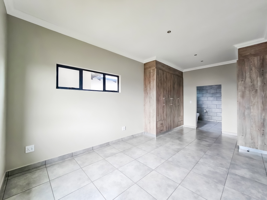 4 Bedroom Property for Sale in Silver Lakes Gauteng