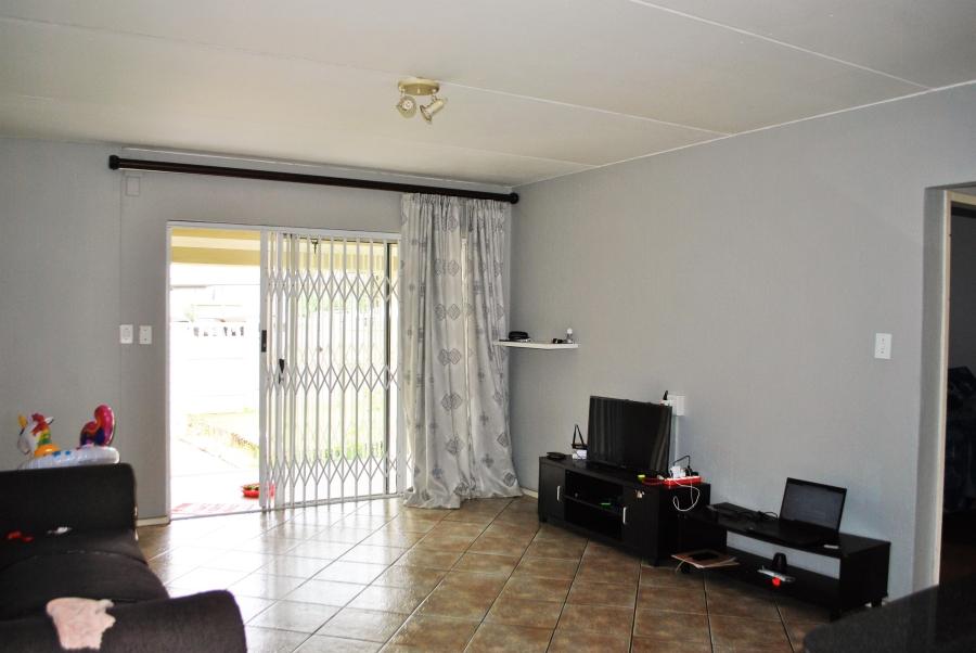 2 Bedroom Property for Sale in Vorna Valley Gauteng