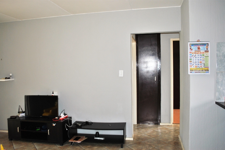 2 Bedroom Property for Sale in Vorna Valley Gauteng