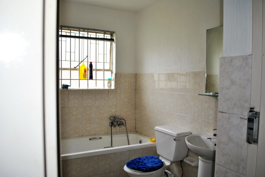 2 Bedroom Property for Sale in Vorna Valley Gauteng