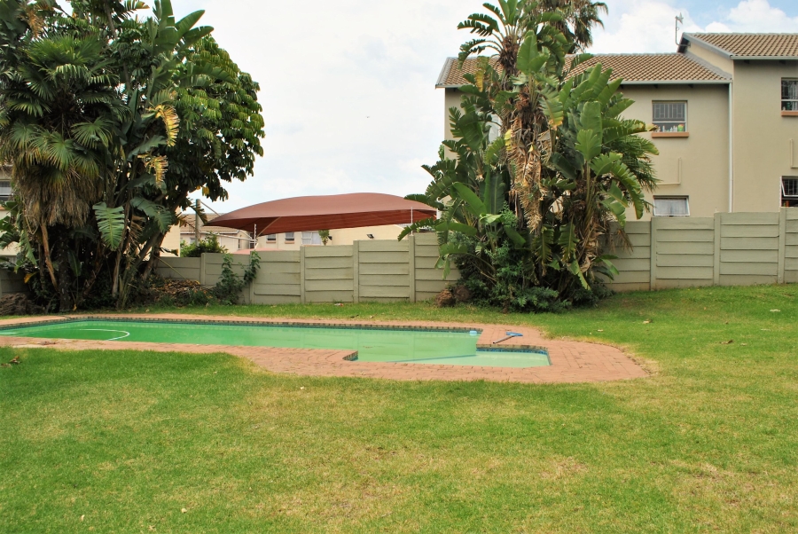 2 Bedroom Property for Sale in Vorna Valley Gauteng